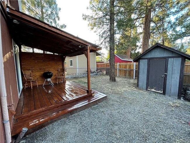 Building Photo - Warm & Cozy Single-Story Home in Big Bear City