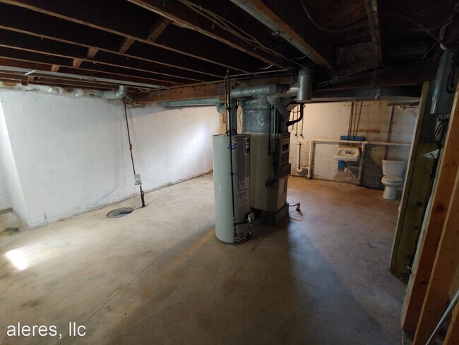 Building Photo - 3 br, 2 bath House - 711 10th Avenue SW