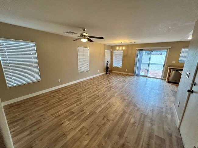 Building Photo - Charming 3 Bed/3Bath/1Car 2-Story Home nestled in this comfortable northwest community in Walnut ...