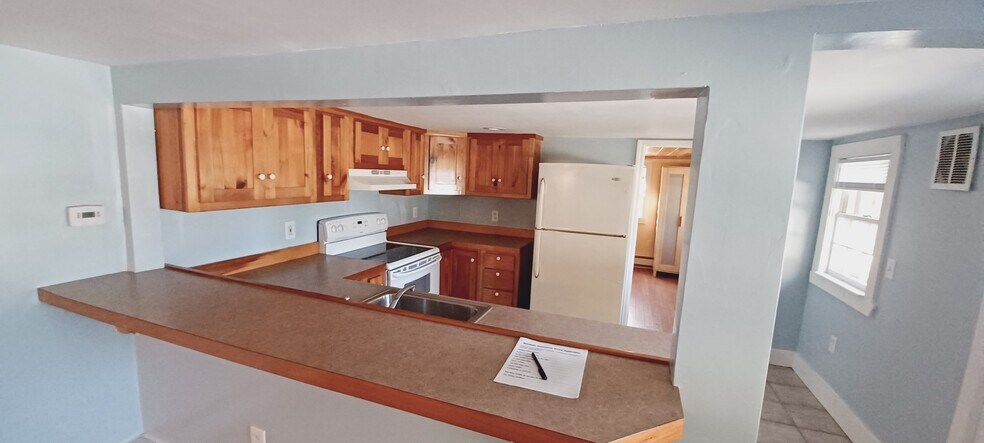Primary Photo - 2729 Cranberry Hwy