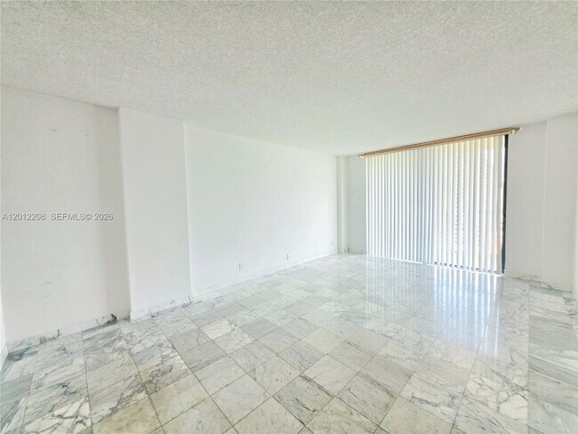 Building Photo - 290 174th St