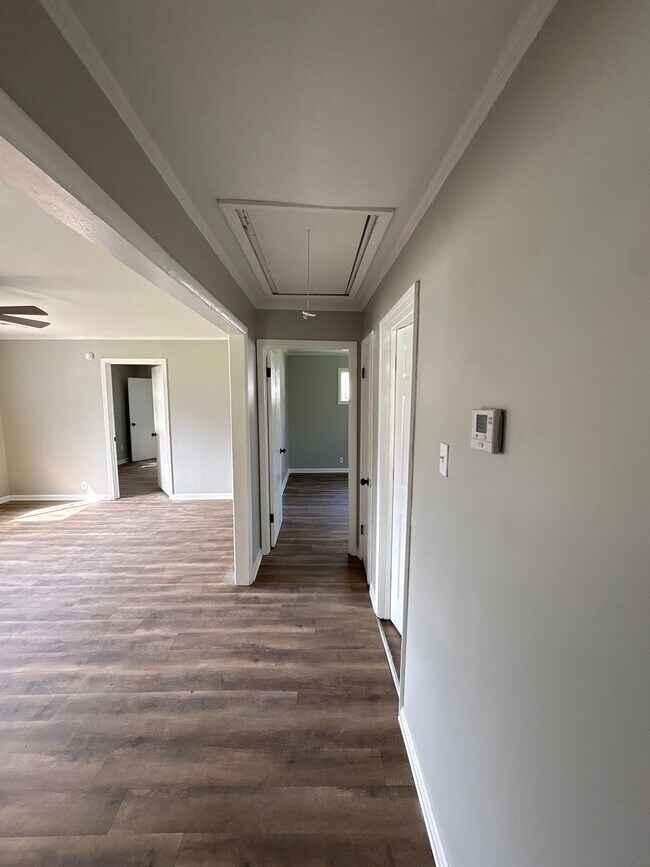 Building Photo - 1110 S Washington Ave