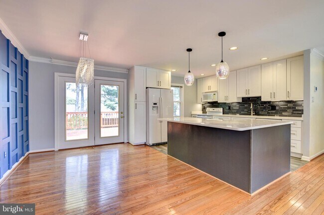 Building Photo - 618 Worchester St