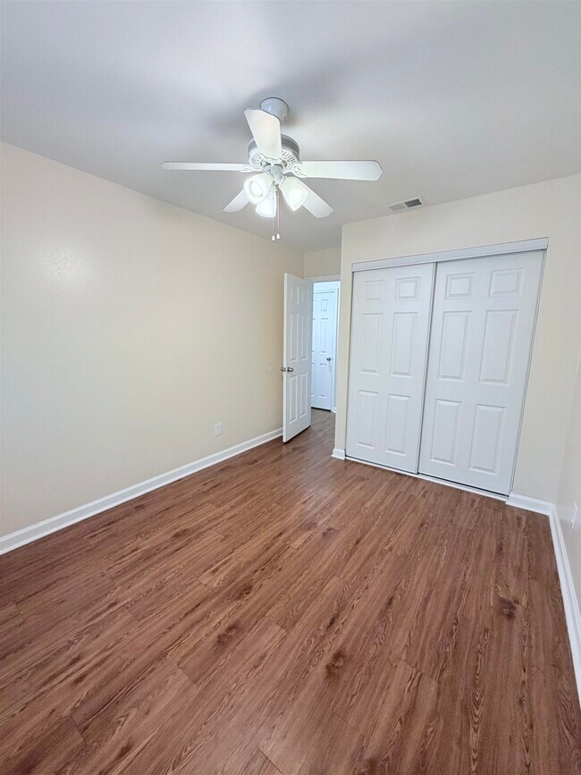 Building Photo - 1352 Ocala Rd