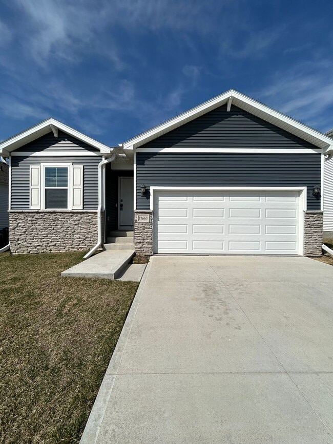 Building Photo - Your Dream Home Awaits in Gretna, NE!