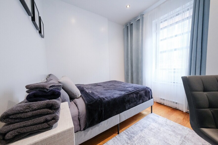 Building Photo - 5 W 101st St