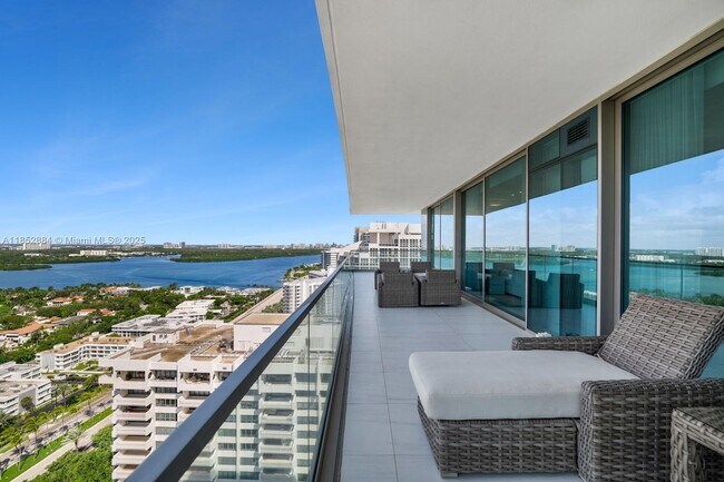 Building Photo - 10203 Collins Ave