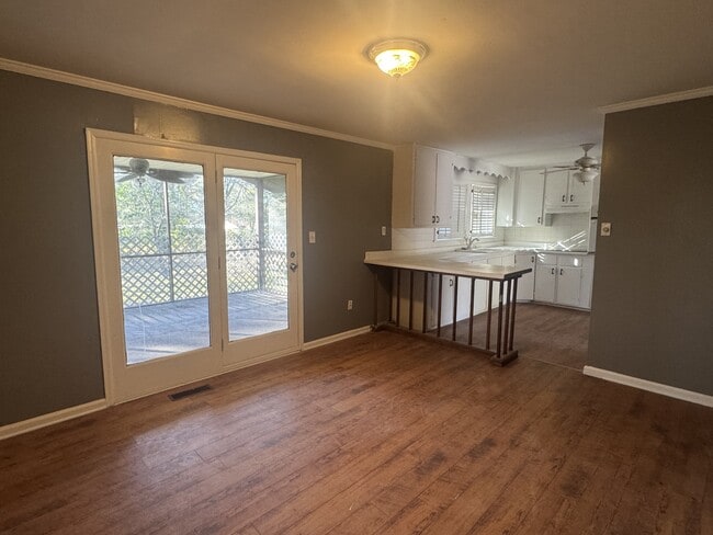 Building Photo - 78 Helen Dr