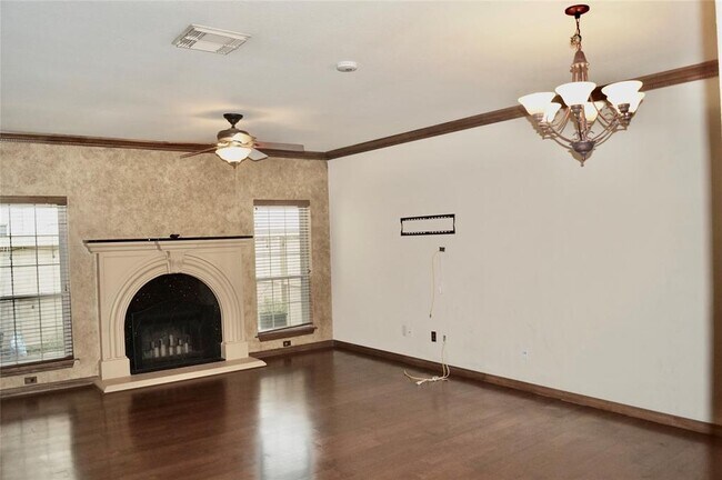 Building Photo - 3018 Holly Hall St