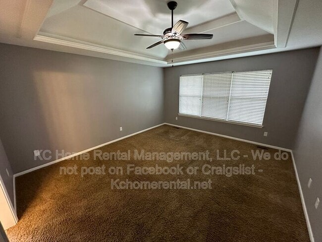 Building Photo - 625 NW Rosaceae Dr