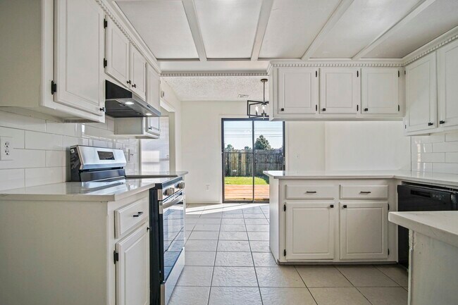 Building Photo - 8408 NW 109th St