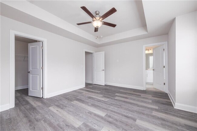 Building Photo - 1313 Harris Way S