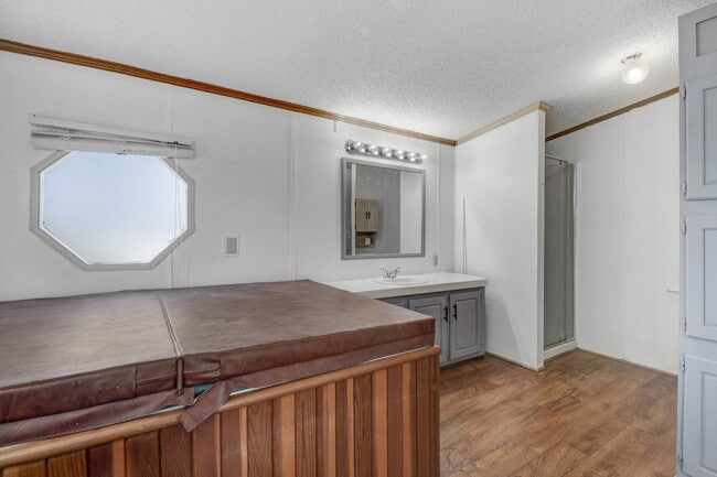 Building Photo - *SPACIOUS HOME IN PIKEVILLE SCHOOL DISTRICT*