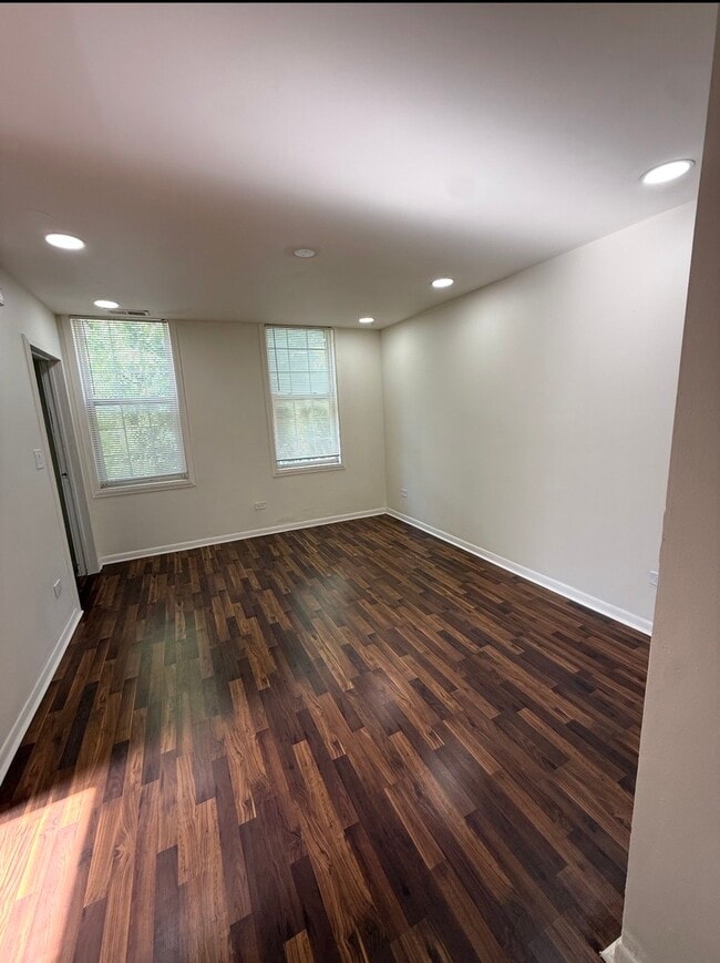 Building Photo - 1617 W 38th Pl