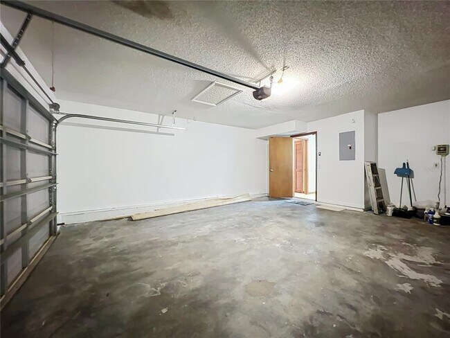 Building Photo - 4119 Waterview Loop