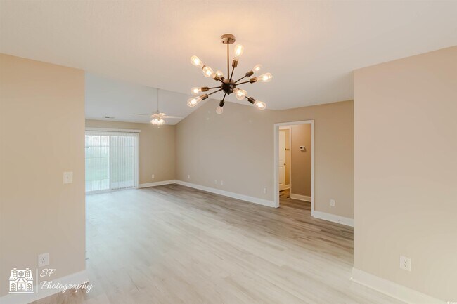 Building Photo - 246 Macarthur Dr