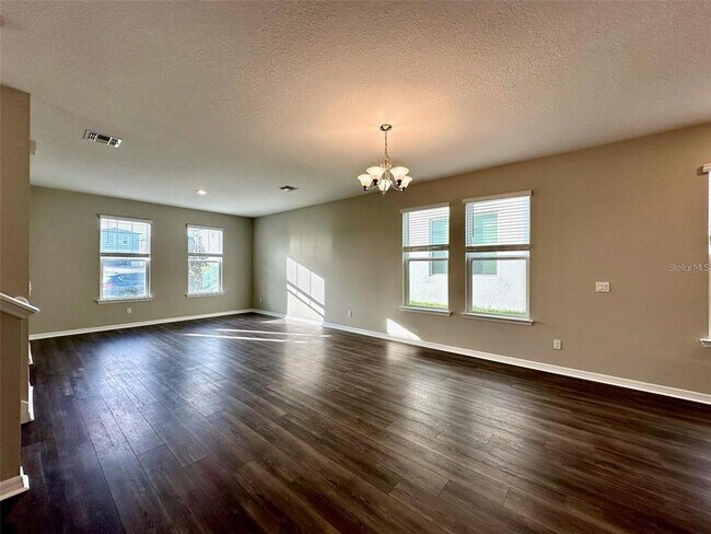 Building Photo - 4869 Lacewing Dr