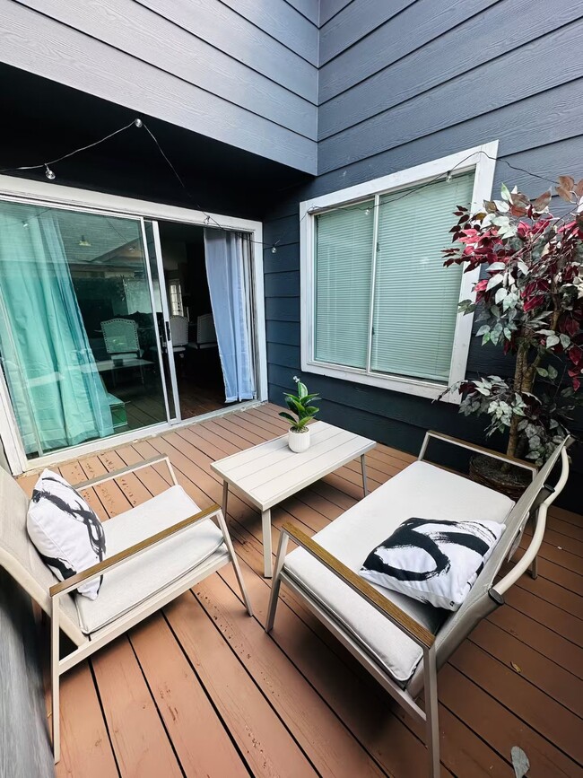 Building Photo - 12727 Ashford Knoll Dr