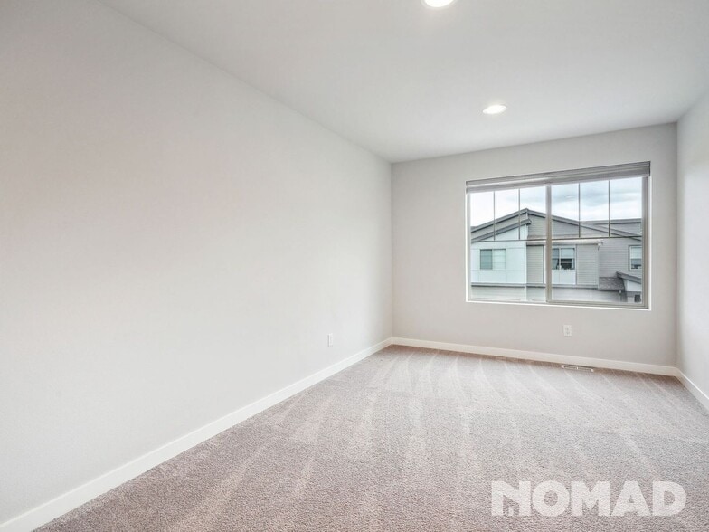 Building Photo - 12920 193rd Ave E