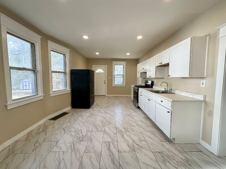 Building Photo - 25 Indian Spring Rd