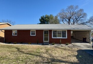 Building Photo - 207 Beecher St