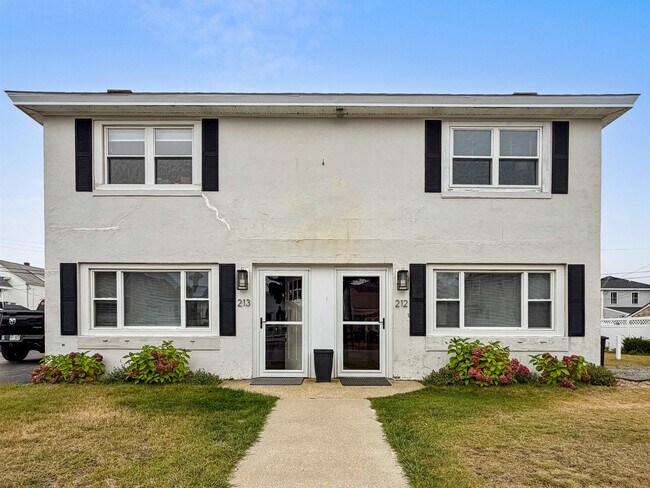 Building Photo - 212 Bristol St