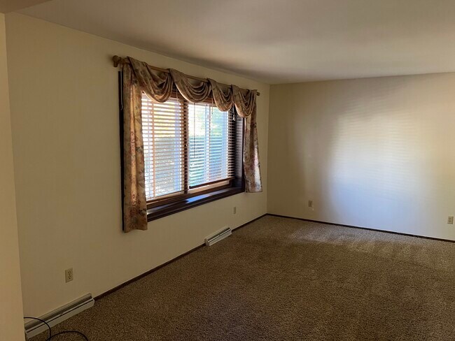 Living Room - 2015 Kilps Dr