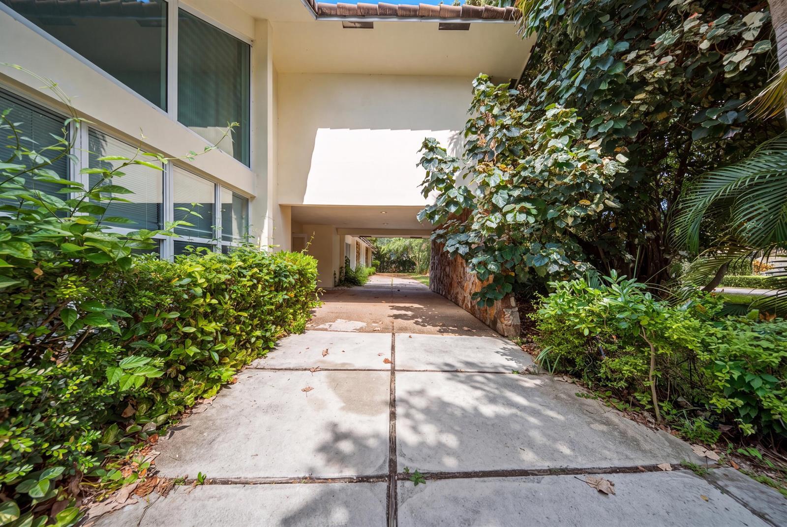 Building Photo - 4020 NW 101st Dr