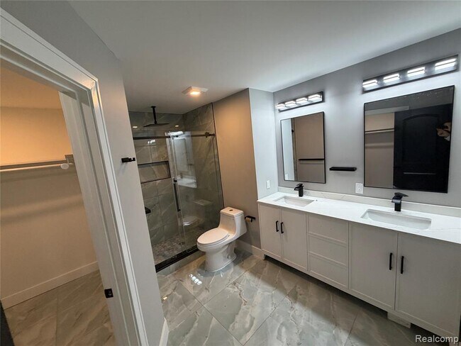 Building Photo - 5140 Woodrun Ct