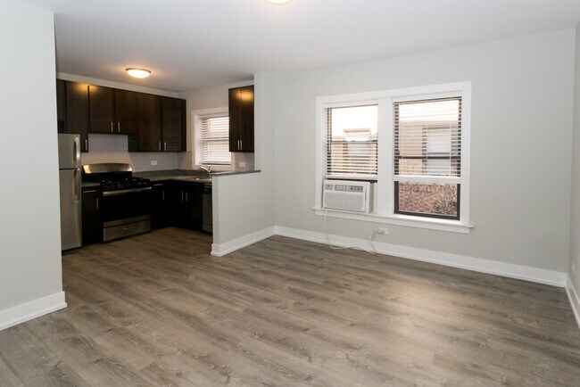 Building Photo - 705 W Brompton Ave