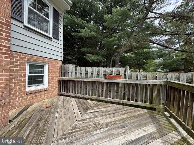 Building Photo - 306 Cherry Ct