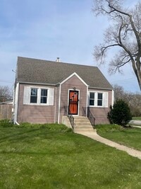 Building Photo - 302 S Walnut St