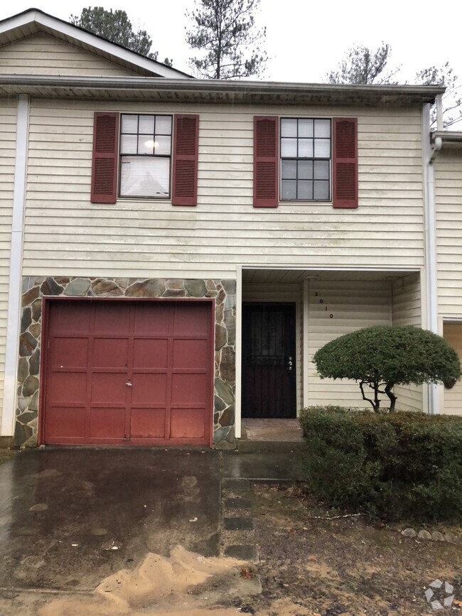 Building Photo - Great Deal on This 3 Bed/2.5 Bath Town Hom...