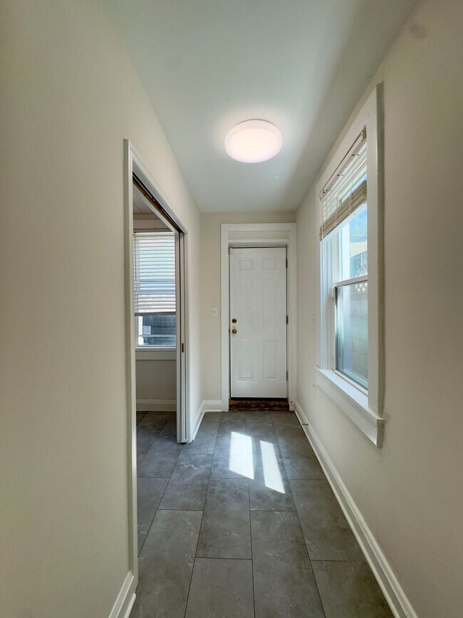 Building Photo - Charming 2 Bedroom/2 Bathroom Townhome in Canton, Baltimore, MD!