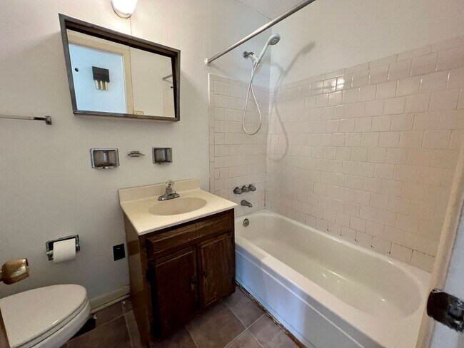 Building Photo - 3 Bed 1.5 Bath in Gates County