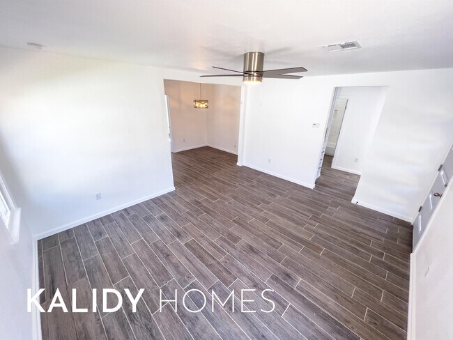 Building Photo - 3504 N Westmont St