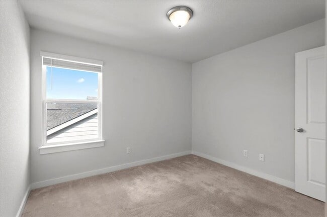 Building Photo - 321 Buffalo View Ln