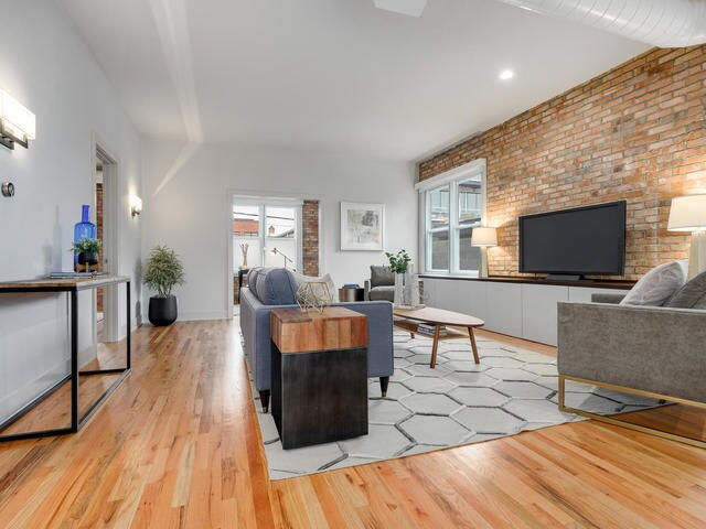Building Photo - 1742 N Winchester Ave
