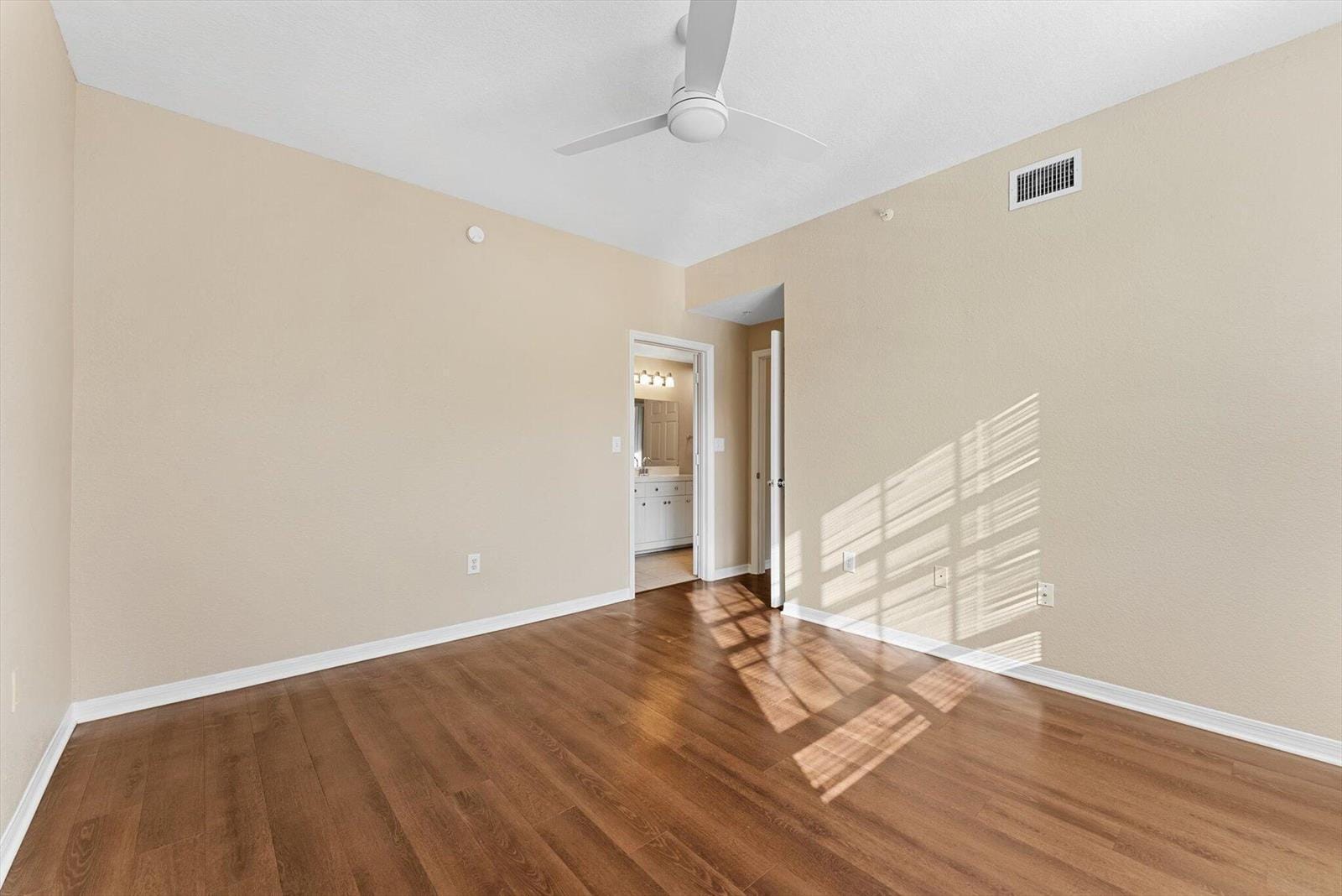 Building Photo - 15025 Michelangelo Blvd