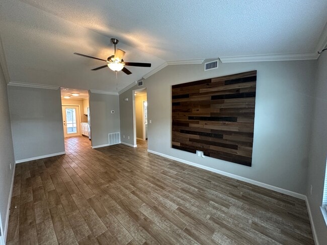 Building Photo - 2821 Nordman Ave