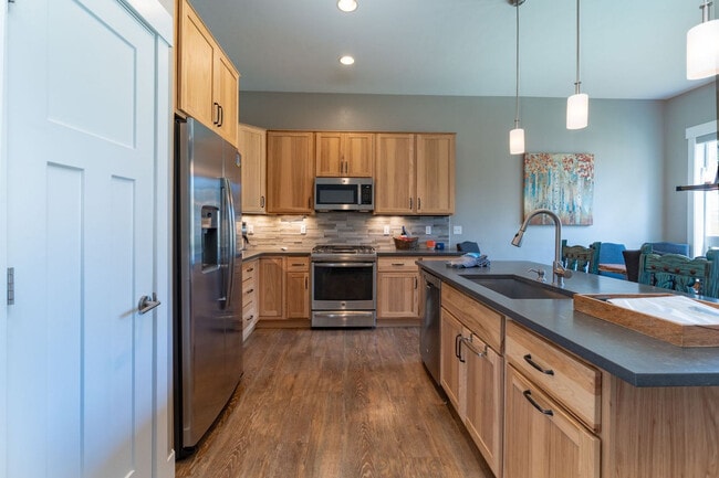 Building Photo - 278 Mountain Willow Dr