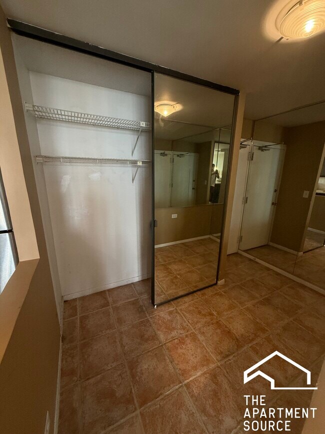 Building Photo - 2754 N Hampden Ct