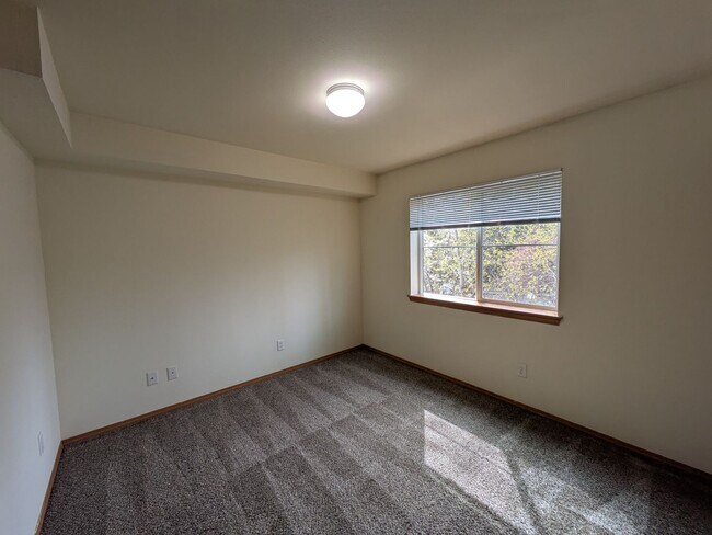 Building Photo - Your Home is Waiting!