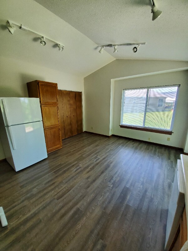 Building Photo - 276 W Pinehurst St