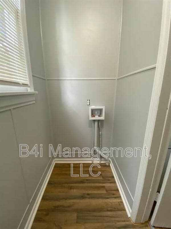 Building Photo - 905 Murphy Ave