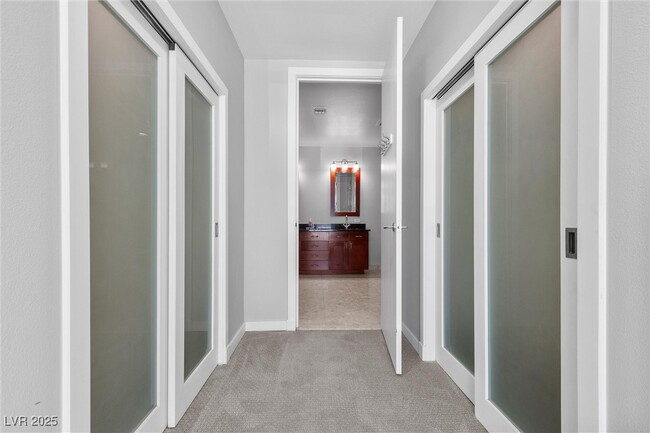 Building Photo - 4525 Dean Martin Dr
