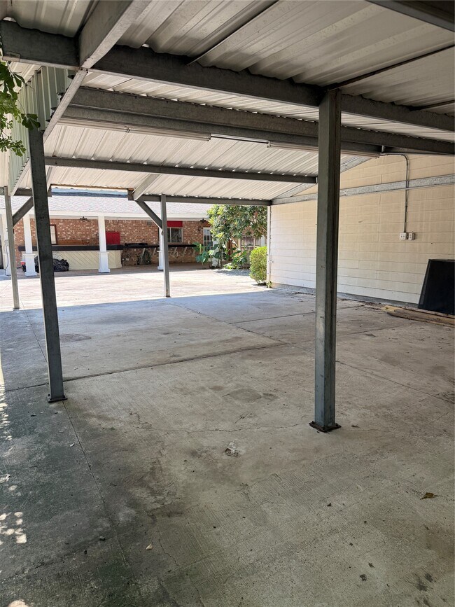 Building Photo - 2311 Quail Haven Rd