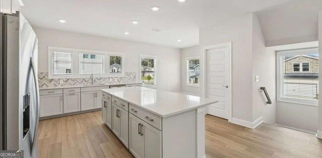 Building Photo - 403 Elise Wy