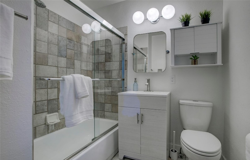 Building Photo - 2440 N Gaylord St