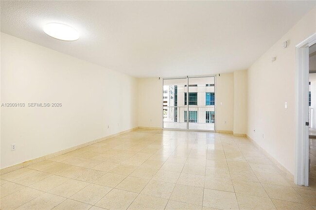 Building Photo - 1200 Brickell Bay Dr
